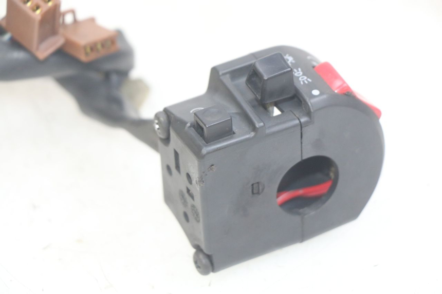 photo de RECHTS STUURSCHAKELAAR YAMAHA FZS FAZER 600 (1998 - 2001) - Zoom op gebruiksstaat