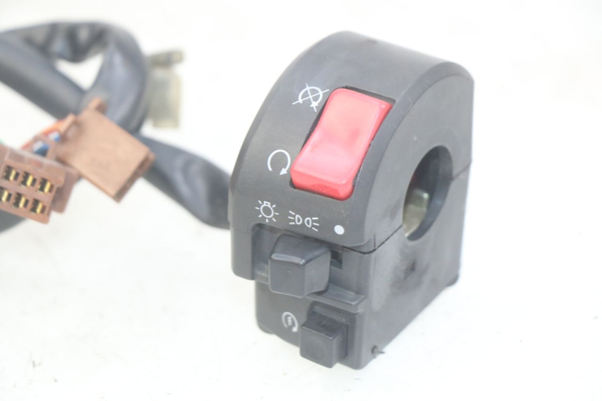 photo de RECHTS STUURSCHAKELAAR YAMAHA FZS FAZER 600 (1998 - 2001) - Bevestigingspunten