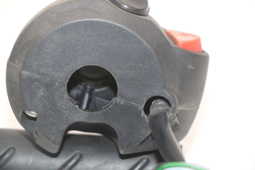 photo de RECHTER STUURSCHAKELAAR PEUGEOT GEOPOLIS RS 125 (2007 - 2009) - Technische close-up