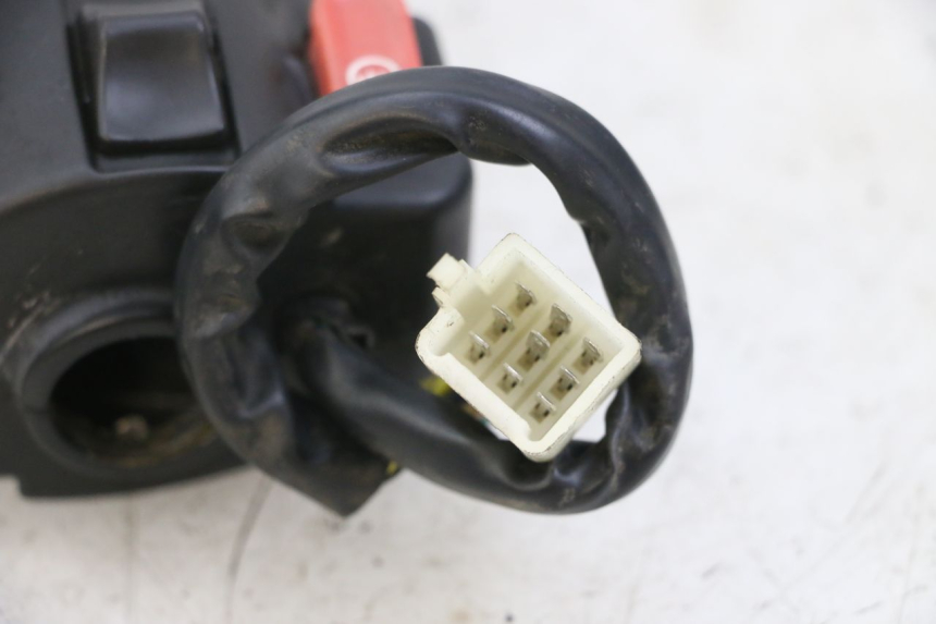 photo de RECHTS STUURSCHAKELAAR GOES WIKI 125 (2010 - 2015) - Zoom op gebruiksstaat