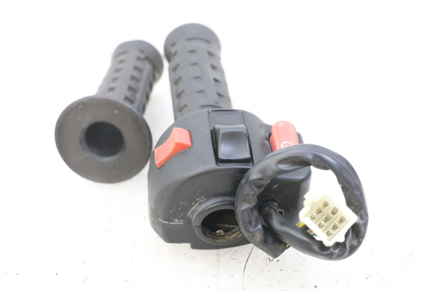 photo de RECHTS STUURSCHAKELAAR GOES WIKI 125 (2010 - 2015) - Andere kijkhoek