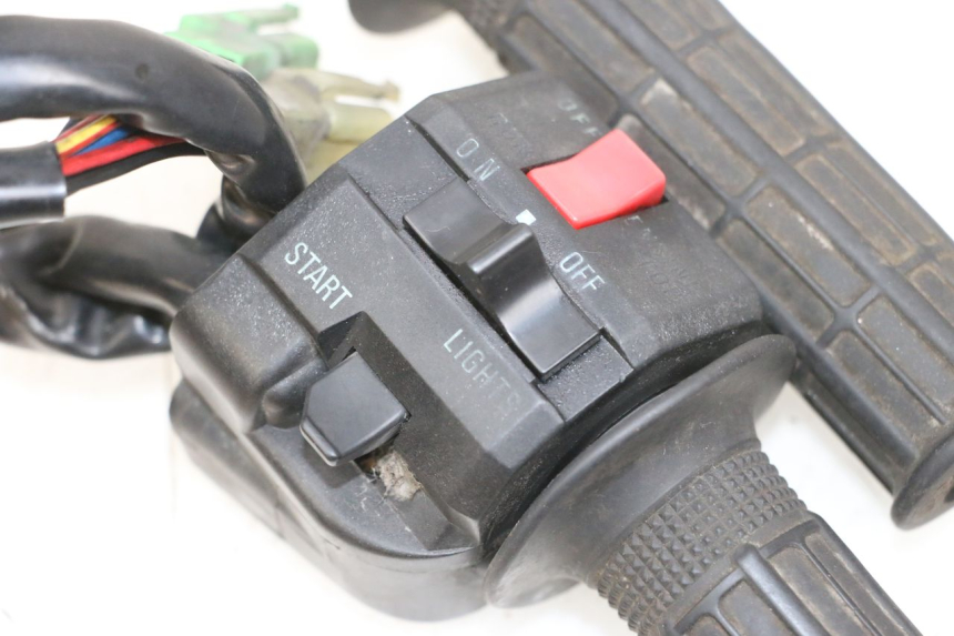 photo de RECHTER STUURSCHAKELAAR KAWASAKI GPX R WARBIRD 600 (1988 - 1993) - Technische close-up