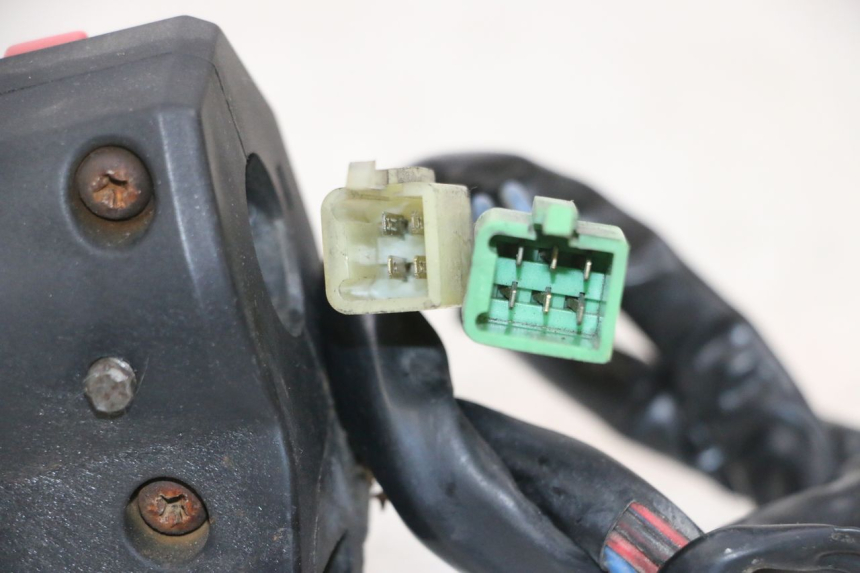 photo de RECHTER STUURSCHAKELAAR KAWASAKI GPX R WARBIRD 600 (1988 - 1993) - Bevestigingspunten