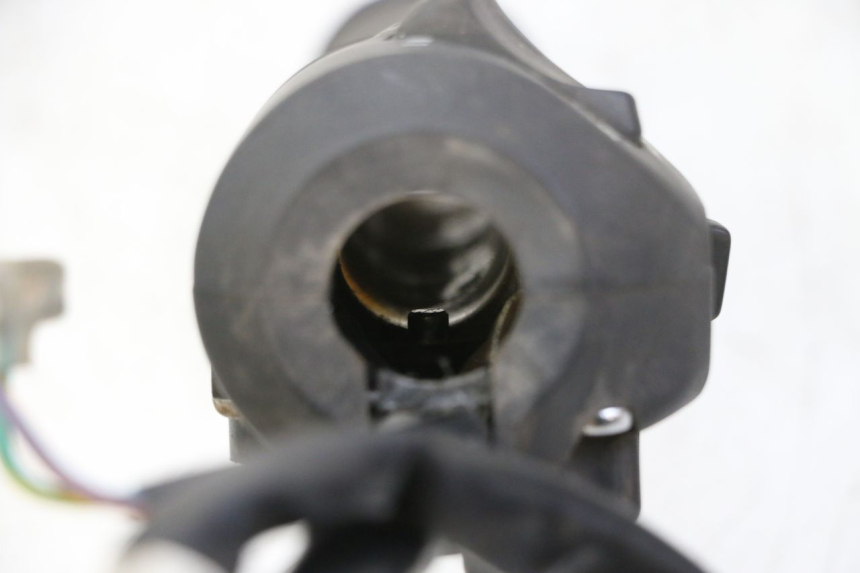 photo de RECHTS STUURSCHAKELAAR KYMCO GRAND DINK 125 (2008 - 2014) - Staat van het oppervlak