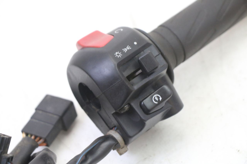 photo de RECHTER STUURSCHAKELAAR SUZUKI GS GSE 500 (2001 - 2003) - Zoom op gebruiksstaat