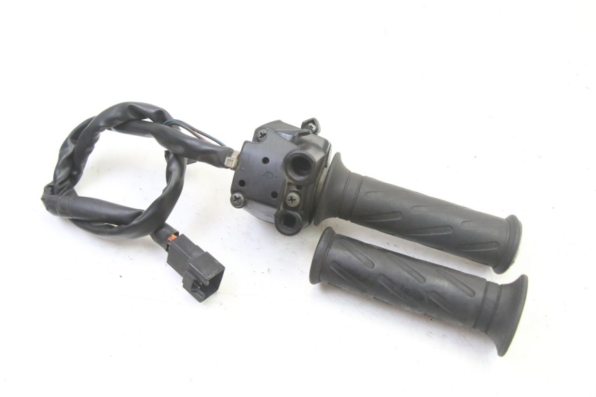 photo de RECHTER STUURSCHAKELAAR SUZUKI GS GSE 500 (2001 - 2003) - Bevestigingspunten