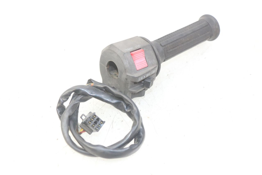 photo de RECHTER STUURSCHAKELAAR SUZUKI GSX-F GSX  F 1100 (1988 - 1994) - Zoom op gebruiksstaat