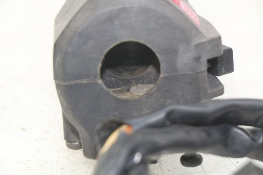 photo de RECHTER STUURSCHAKELAAR SUZUKI GSX-F GSX  F 1100 (1988 - 1994) - Technische close-up