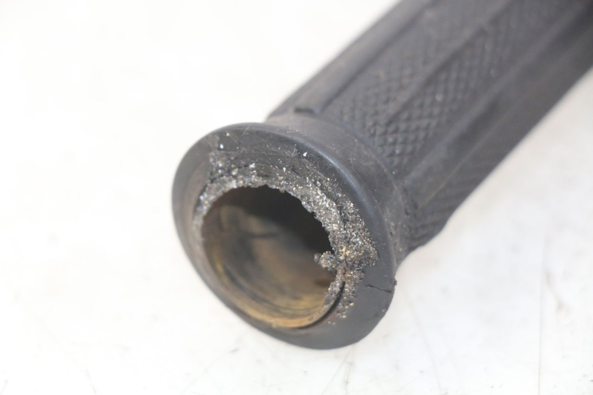 photo de RECHTER STUURSCHAKELAAR SUZUKI GSX-F GSX  F 1100 (1988 - 1994) - Staat van het oppervlak