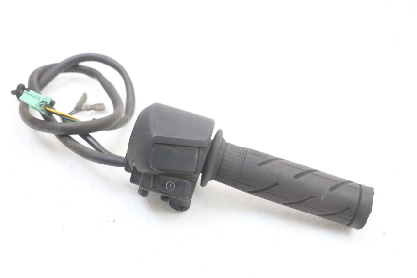 photo de RECHTER STUURSCHAKELAAR HONDA FES S-WING SWING 125 (2007 - 2015) - Hoofdaanzicht