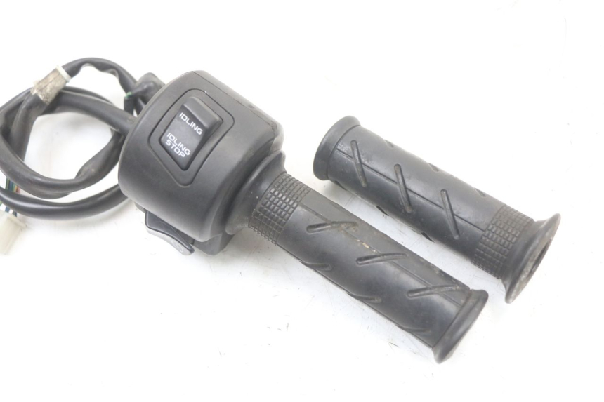 photo de RECHTER STUURSCHAKELAAR HONDA PCX (JF28) 125 (2009 - 2011) - Zoom op gebruiksstaat