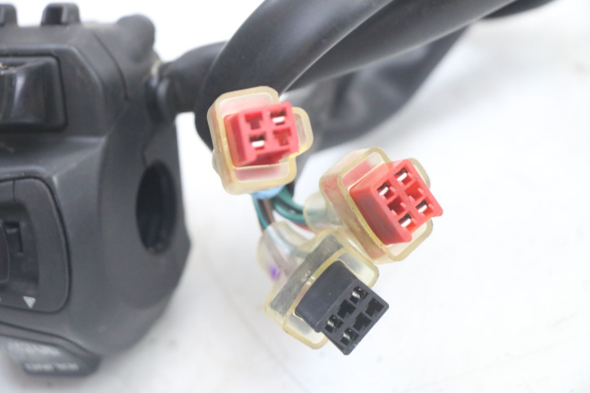 photo de RECHTER STUURSCHAKELAAR HONDA PCX (JF57/JF64) 125 (2014 - 2018) - Markeringen en referenties