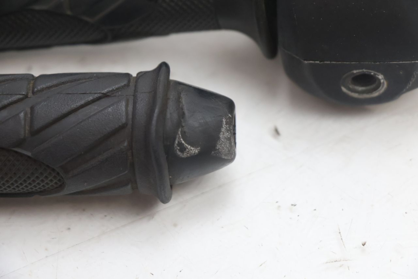 photo de RECHTS STUURSCHAKELAAR KEEWAY HURRICANE 50 (2006 - 2019) - Technische close-up