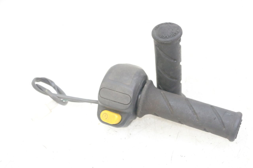 photo de RECHTS STUURSCHAKELAAR PEUGEOT JET FORCE CARBU 50 (2003 - 2016) - Hoofdaanzicht