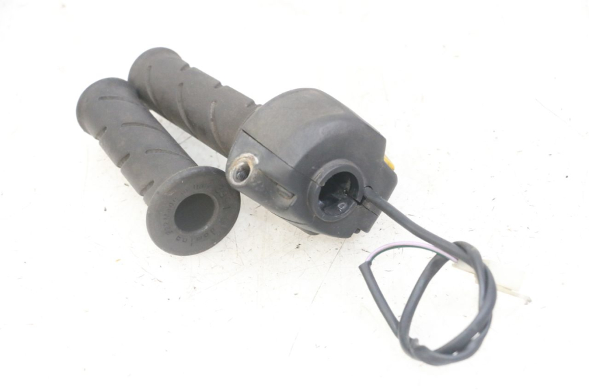 photo de RECHTS STUURSCHAKELAAR PEUGEOT JET FORCE CARBU 50 (2003 - 2016) - Overzicht