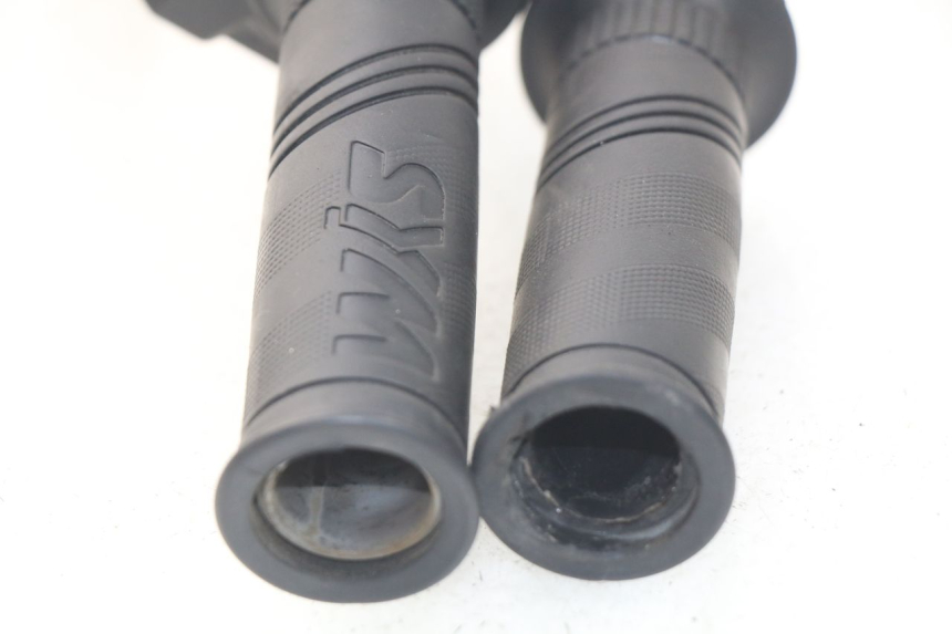 photo de RECHTER STUURSCHAKELAAR SYM JOYMAX 250 (2013 - 2017) - Bevestigingspunten