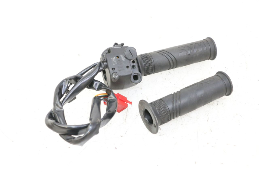 photo de RECHTER STUURSCHAKELAAR SYM JOYMAX 125 (2010 - 2017) - Andere kijkhoek