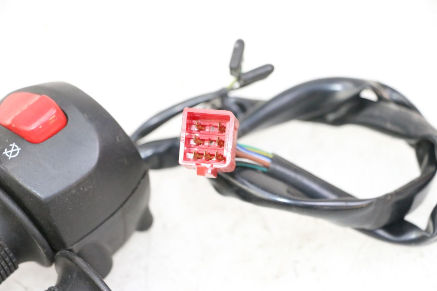 photo de RECHTER STUURSCHAKELAAR SYM JOYMAX 125 (2010 - 2017) - Bevestigingspunten