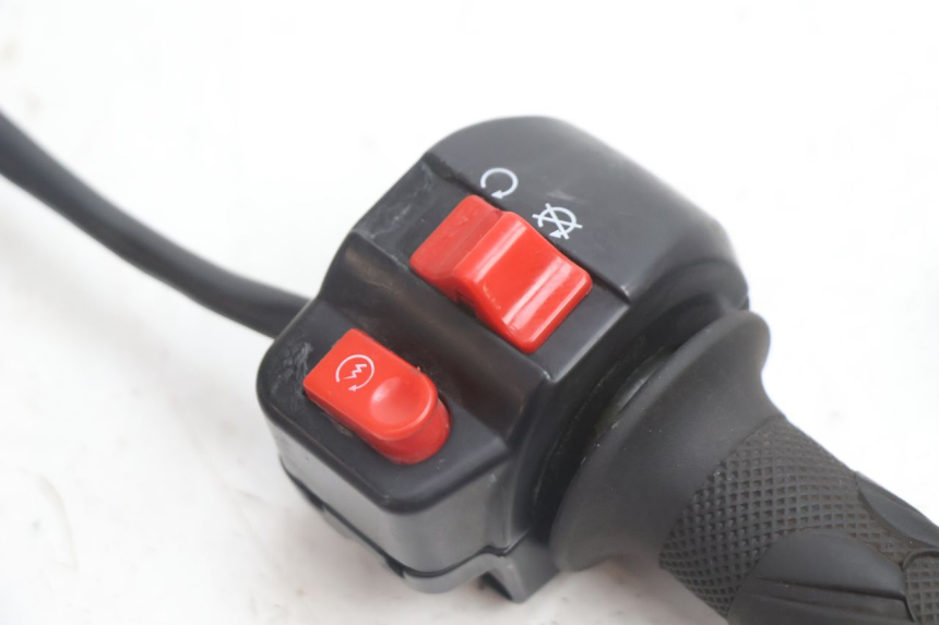 photo de RECHTER STUURSCHAKELAAR RIDE JUMP 2T 50 (2012 - 2017) - Detail van het onderdeel