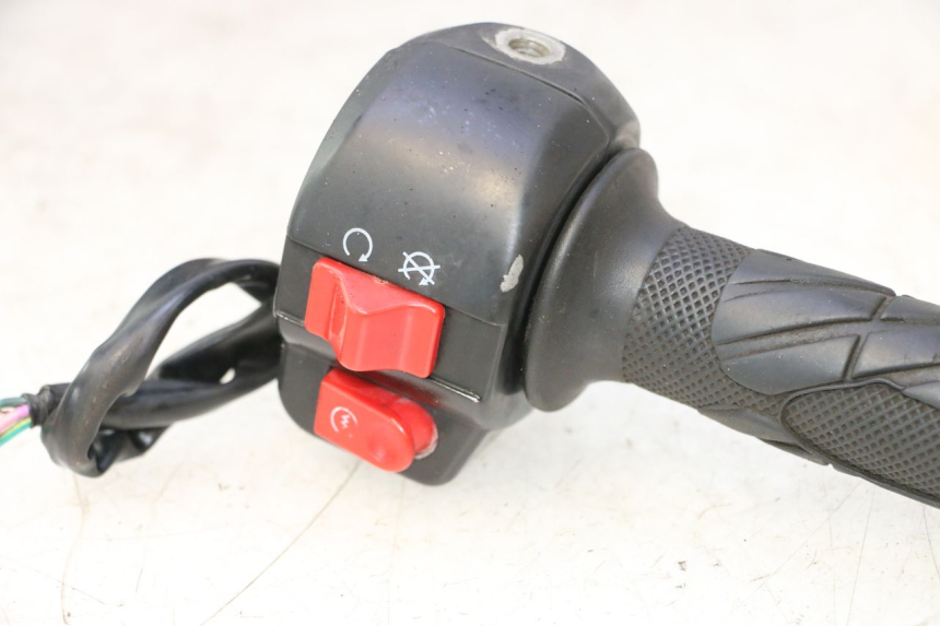 photo de RECHTER STUURSCHAKELAAR RIDE JUMP 2T 50 (2012 - 2017) - Staat van het oppervlak