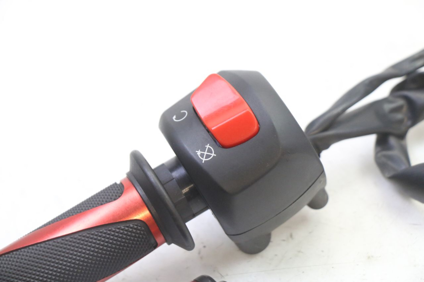 photo de RECHTER STUURSCHAKELAAR KIDEN KD125-G 125 (2018 - 2022) - Technische close-up