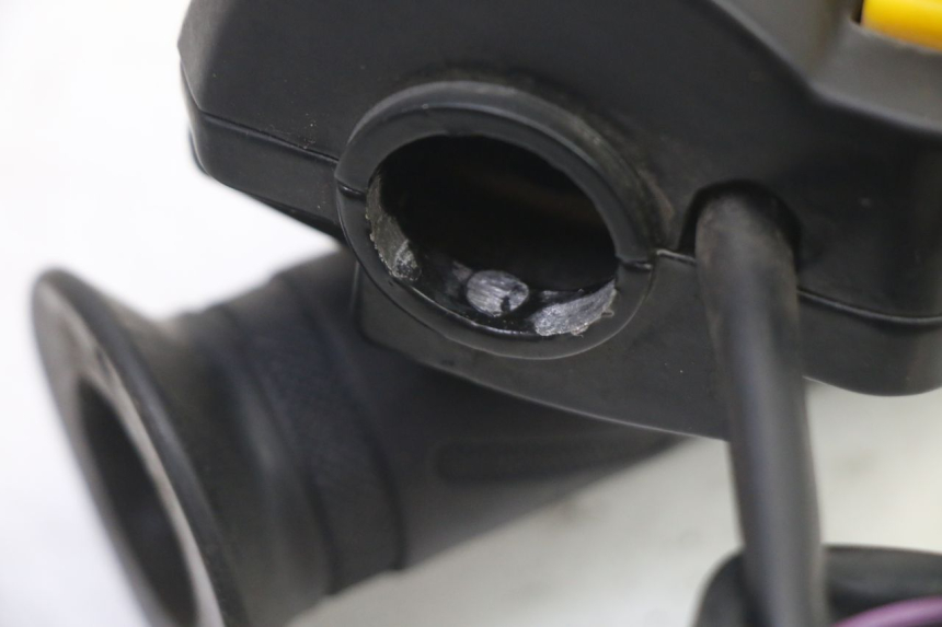 photo de RECHTER STUURSCHAKELAAR PEUGEOT KISBEE 2T 50 (2010 - 2017) - Technische close-up