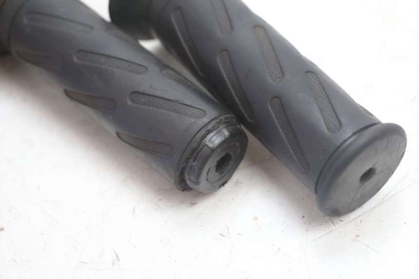photo de RECHTER STUURSCHAKELAAR PEUGEOT KISBEE 2T 50 (2010 - 2017) - Technische close-up