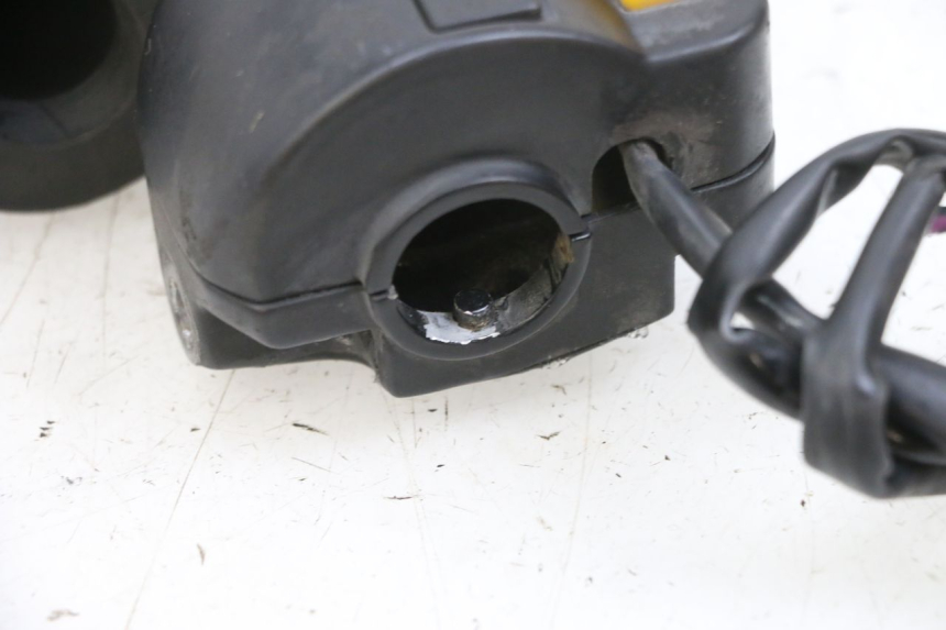 photo de RECHTER STUURSCHAKELAAR PEUGEOT KISBEE 4T 50 (2010 - 2017) - Technische close-up