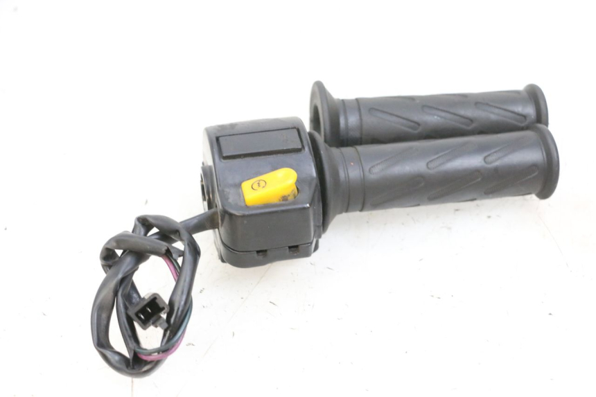 photo de RECHTER STUURSCHAKELAAR PEUGEOT KISBEE 4T 50 (2010 - 2017) - Overzicht