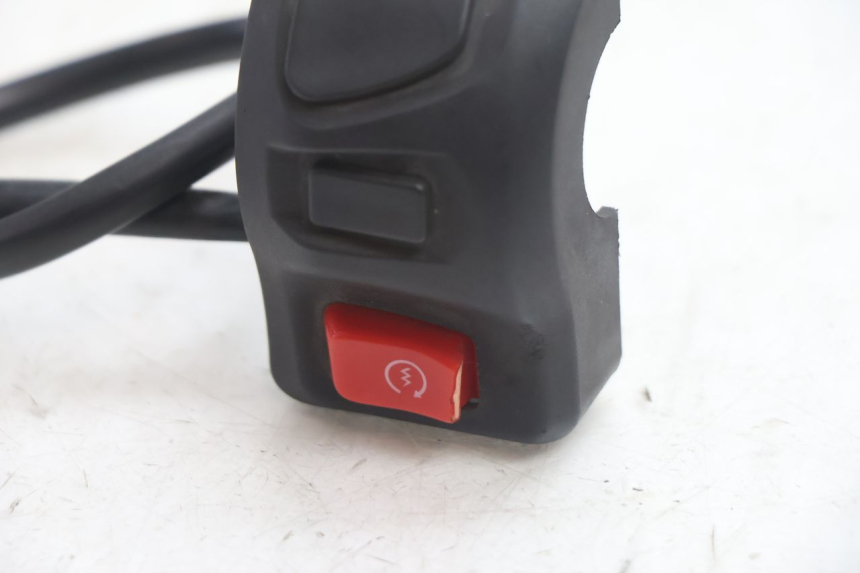 photo de RECHTER STUURSCHAKELAAR PEUGEOT KISBEE 4T 50 (2018 - 2022) - Detail van het onderdeel