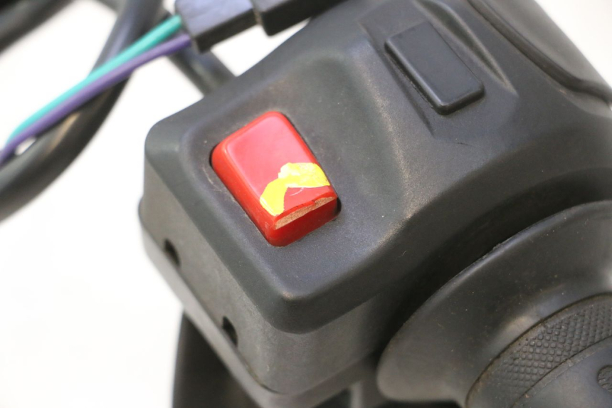 photo de RECHTER SCHAKELAAR PEUGEOT KISBEE 4T 50 (2023 - 2026) - Detail van het onderdeel