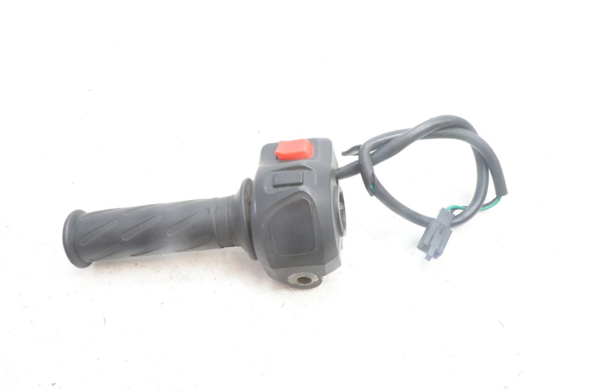 photo de RECHTER STUURSCHAKELAAR PEUGEOT KISBEE 4T 50 (2010 - 2017) - Technische close-up