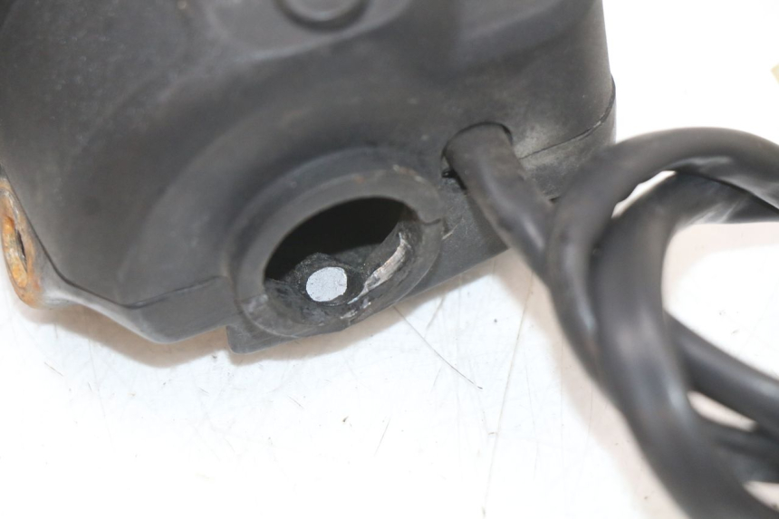 photo de RECHTER STUURSCHAKELAAR RENAULT KOURANOS 125 (2001 - 2004) - Staat van het oppervlak