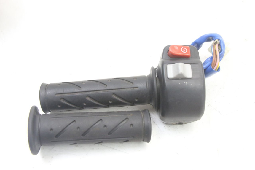 photo de RECHTER STUURSCHAKELAAR KYMCO PEOPLE S 125 (2000 - 2008) - Zoom op gebruiksstaat