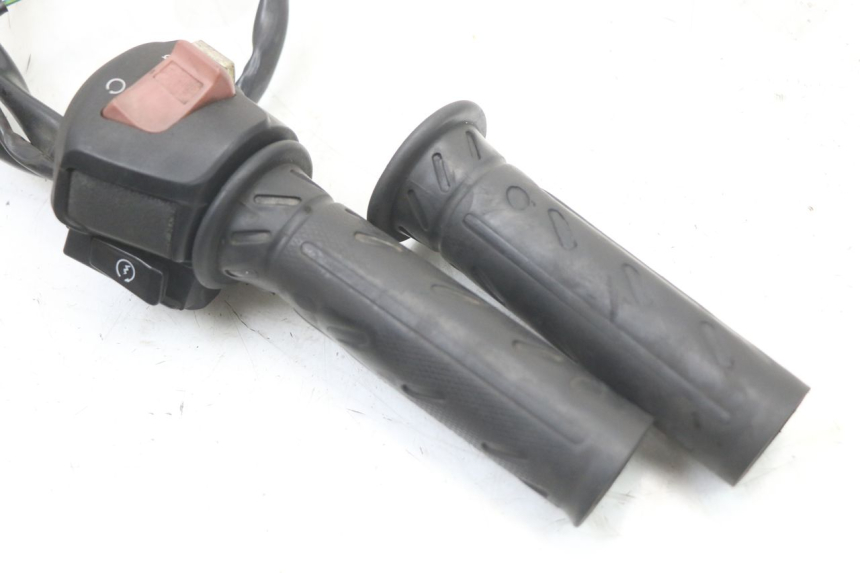 photo de RECHTS STUURSCHAKELAAR KYMCO X-TOWN XTOWN 125 (2016 - 2021) - Zoom op gebruiksstaat