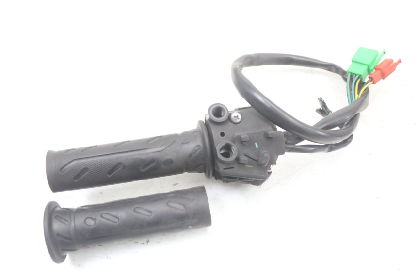 photo de RECHTS STUURSCHAKELAAR KYMCO X-TOWN XTOWN 125 (2016 - 2021) - Bevestigingspunten