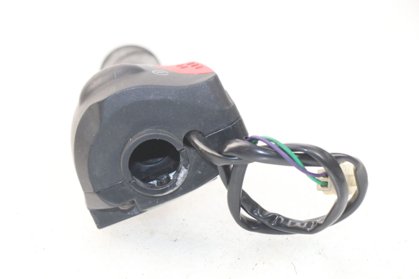 photo de RECHTER STUURSCHAKELAAR PEUGEOT LUDIX 50 (2008 - 2017) - Zoom op gebruiksstaat