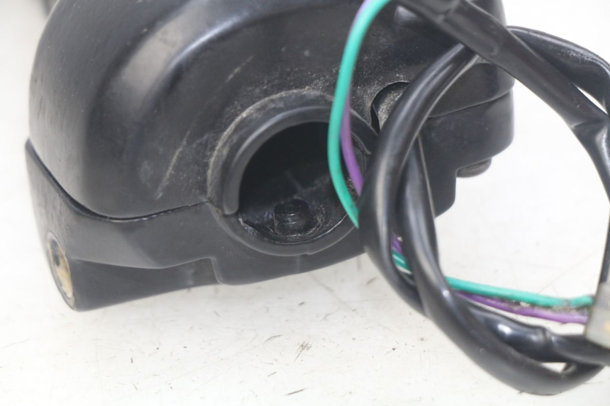 photo de RECHTS STUURSCHAKELAAR PEUGEOT LUDIX 50 (2005 - 2007) - Detail van het onderdeel