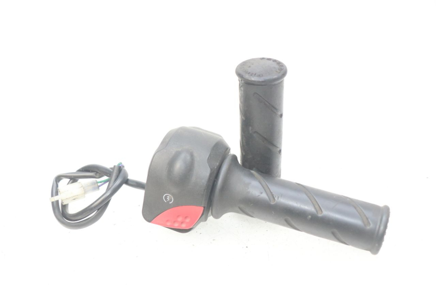 photo de RECHTER STUURSCHAKELAAR PEUGEOT LUDIX 50 (2008 - 2017) - Hoofdaanzicht