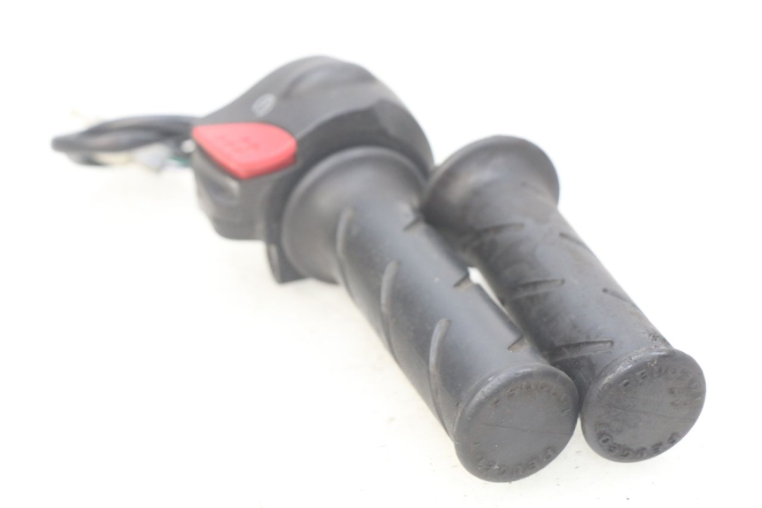 photo de RECHTER STUURSCHAKELAAR PEUGEOT LUDIX 50 (2008 - 2017) - Technische close-up