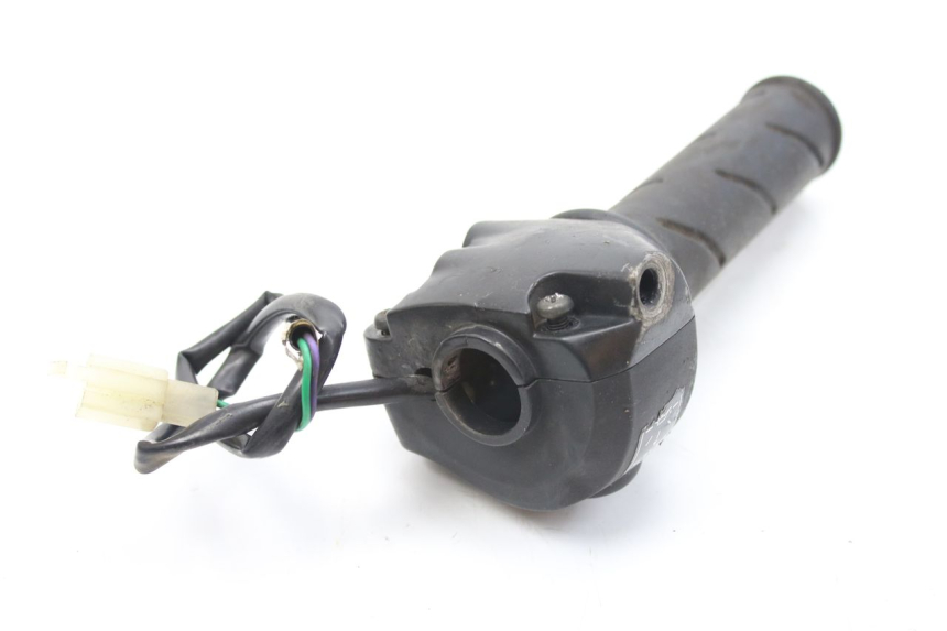 photo de RECHTER STUURSCHAKELAAR PEUGEOT LUDIX 50 (2008 - 2017) - Zoom op gebruiksstaat