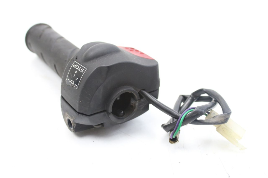 photo de RECHTER STUURSCHAKELAAR PEUGEOT LUDIX 50 (2008 - 2017) - Gecontroleerd onderdeel