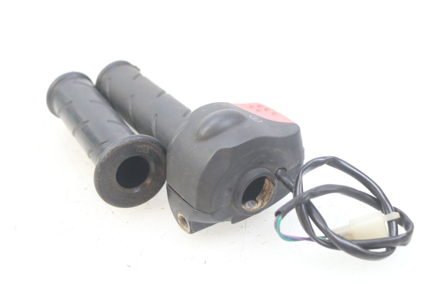 photo de RECHTER STUURSCHAKELAAR PEUGEOT LUDIX 50 (2008 - 2017) - Andere kijkhoek