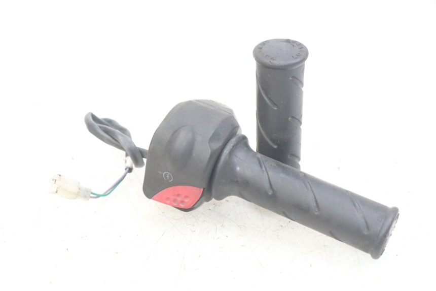 photo de RECHTS STUURSCHAKELAAR PEUGEOT LUDIX 50 (2005 - 2007) - Hoofdaanzicht