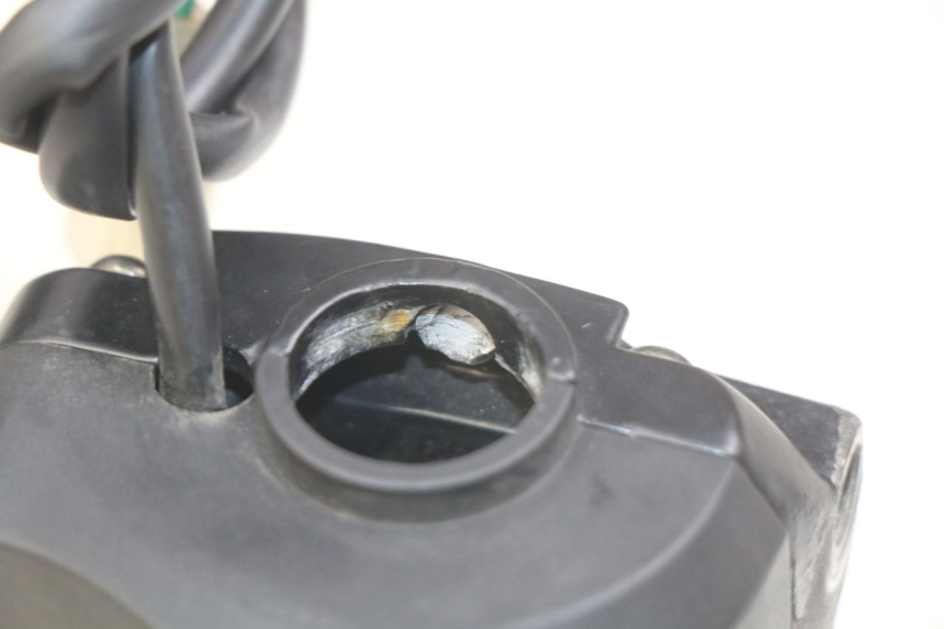 photo de RECHTER STUURSCHAKELAAR PEUGEOT LUDIX 50 (2008 - 2017) - Zoom op gebruiksstaat