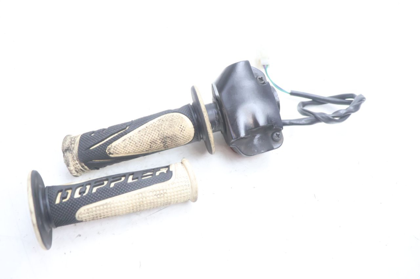 photo de RECHTER STUURSCHAKELAAR PEUGEOT LUDIX SNAKE 2T 50 (2004 - 2014) - Technische close-up