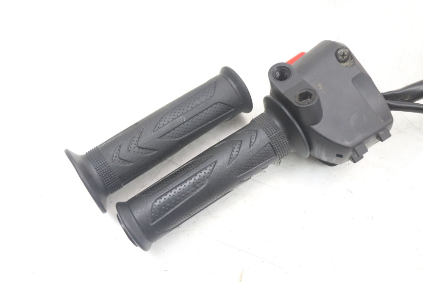 photo de RECHTER STUURSCHAKELAAR MASAI SCRAMBLER SPORT 125 (2021 - 2025) - Bevestigingspunten