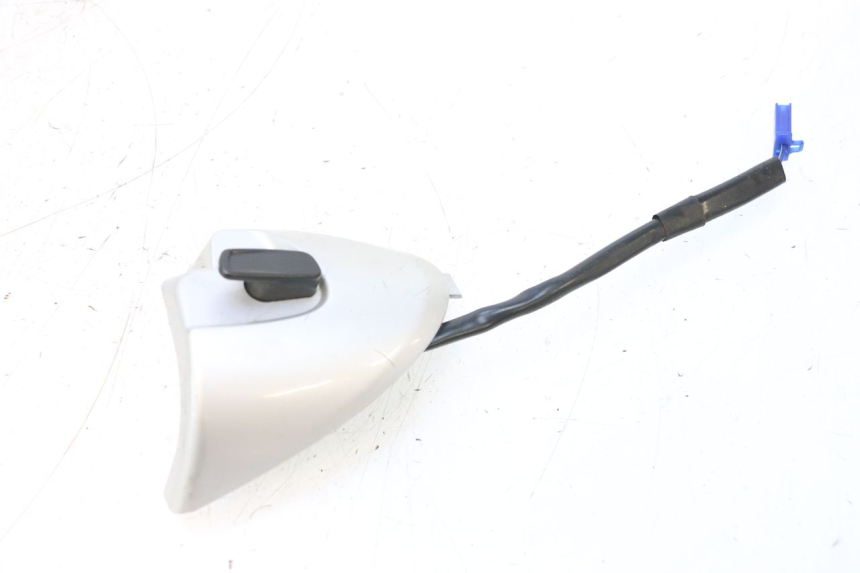 photo de RECHTER STUURSCHAKELAAR YAMAHA NEOS NEO'S 4T 50 (2008 - 2016) - Zoom op gebruiksstaat