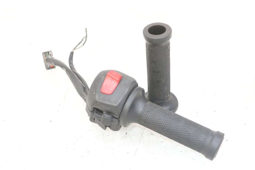 photo de RECHTS STUURSCHAKELAAR GILERA NEXUS 125 (2009 - 2013) - Hoofdaanzicht