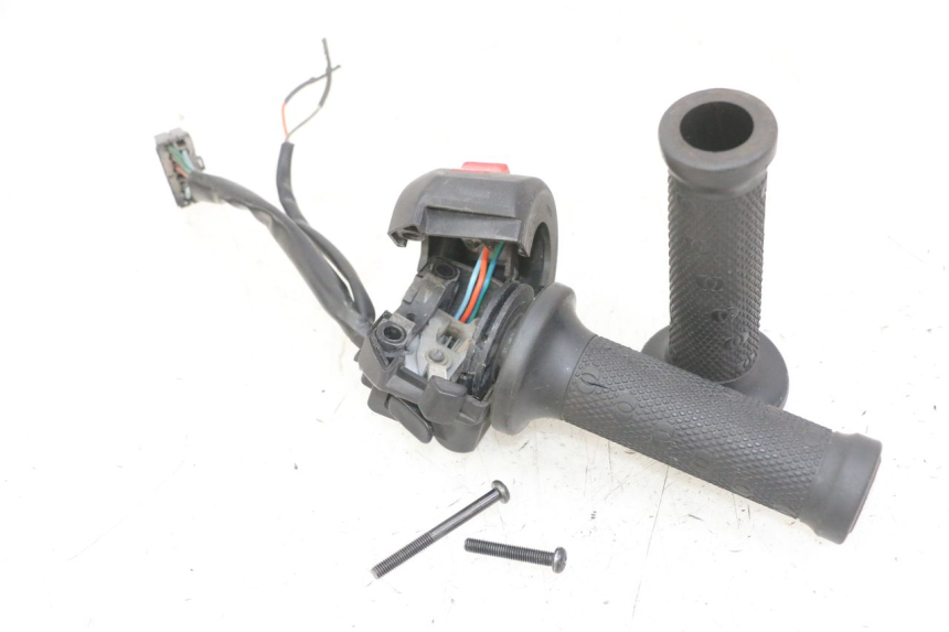 photo de RECHTS STUURSCHAKELAAR GILERA NEXUS 125 (2009 - 2013) - Kenmerkende details